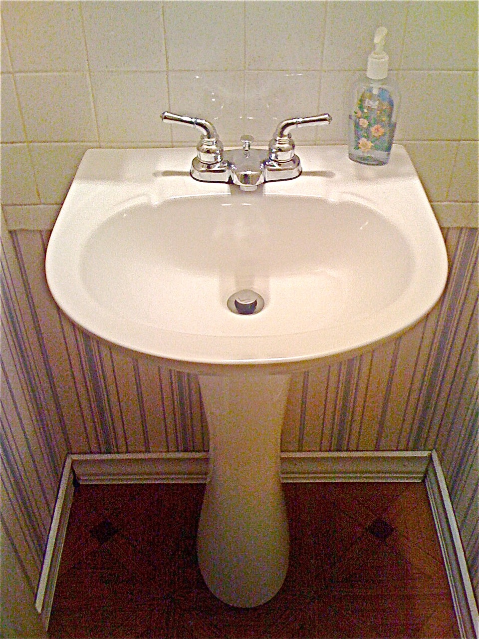small bathroom remodel ideas pedestal sink 